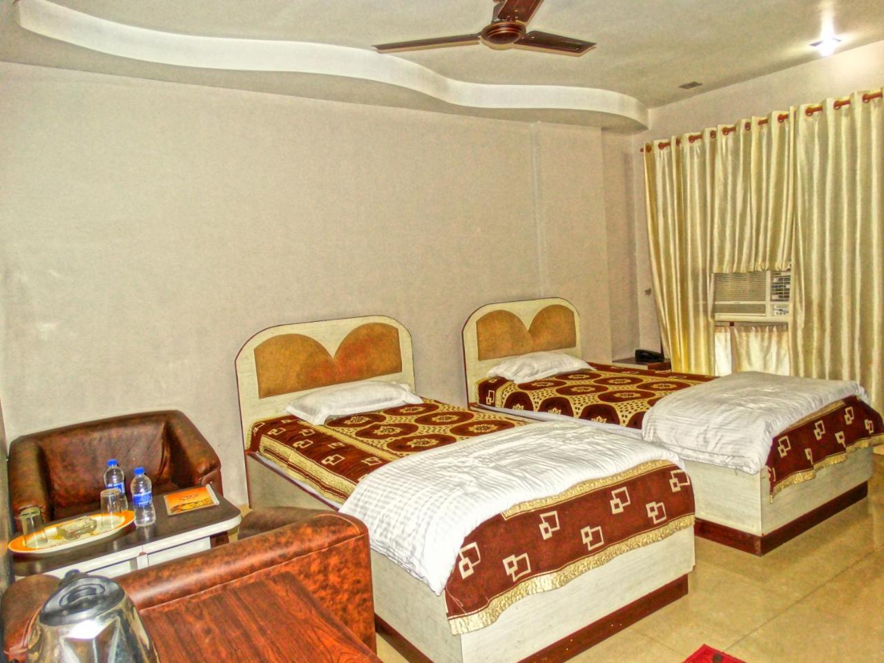 Hotel Garv Residencia Gaya Exterior foto